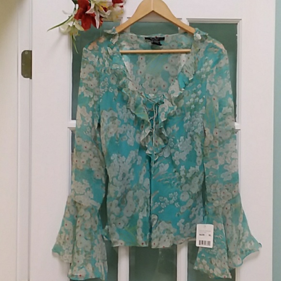 ECI Tops - 👑 NWT ECI Blouse 👑